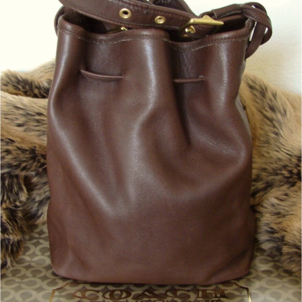 Coach Vintage Legacy 9165 drawstring bucket handbag - Excellent condition!
